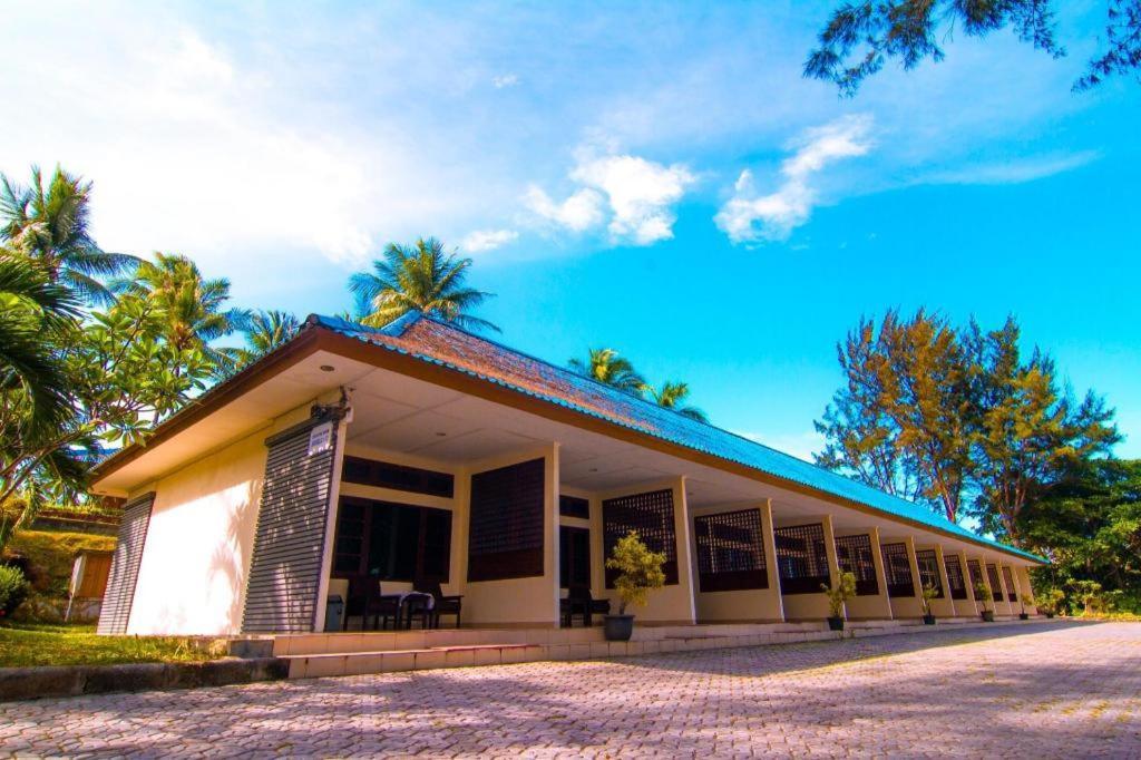 Tanjung Pesona Beach Resort & Spa Sungailiat Esterno foto